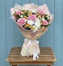 Букет цветов из:  Гвоздики, Орхидеи и Розы #REPLACE_PRED# Урыве-Покровке