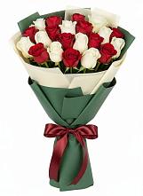 Букет Микс из красных и белых роз в Урыве-Покровке