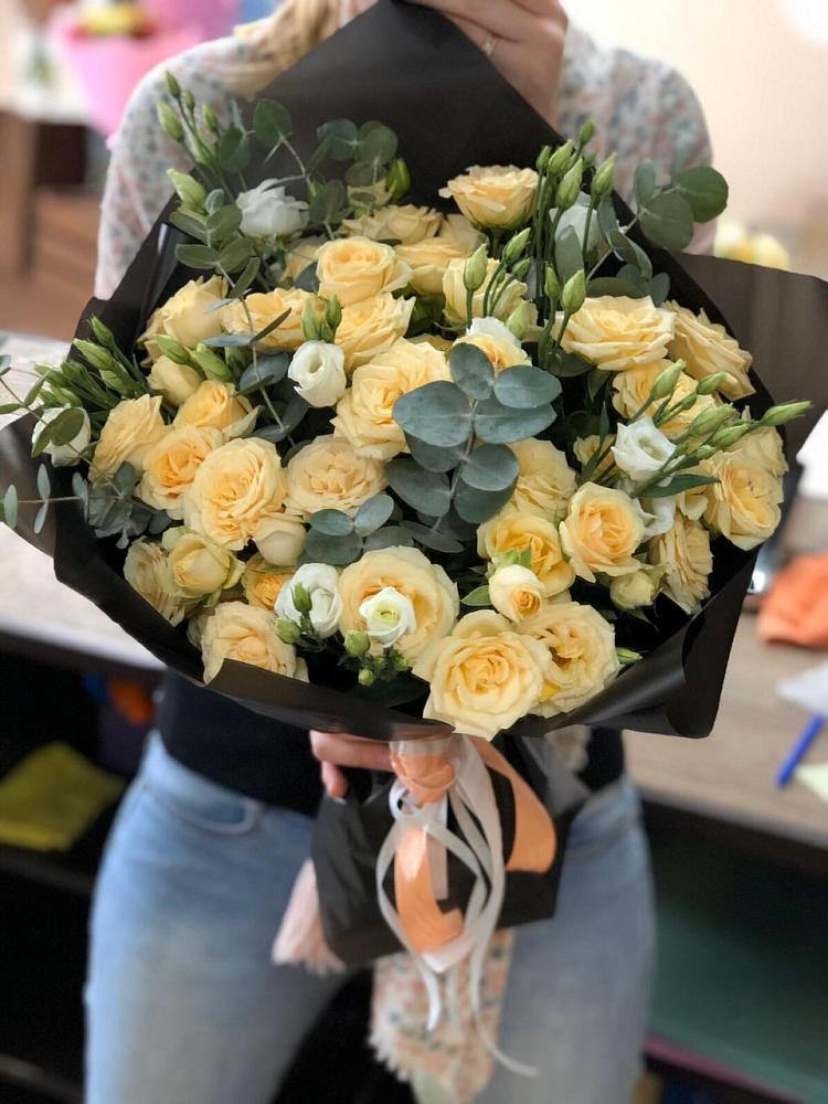 Букет цветов из: Розы и Лизиантусы в Урыве-Покровке