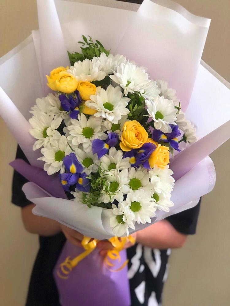Букет цветов из: Ирисы, Хризантемы и Розы в Урыве-Покровке