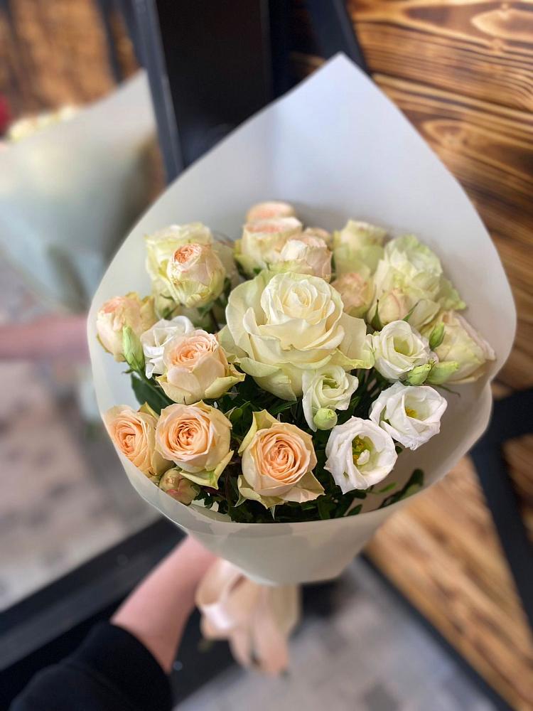 Букет цветов из: Розы и Лизиантусы в Урыве-Покровке